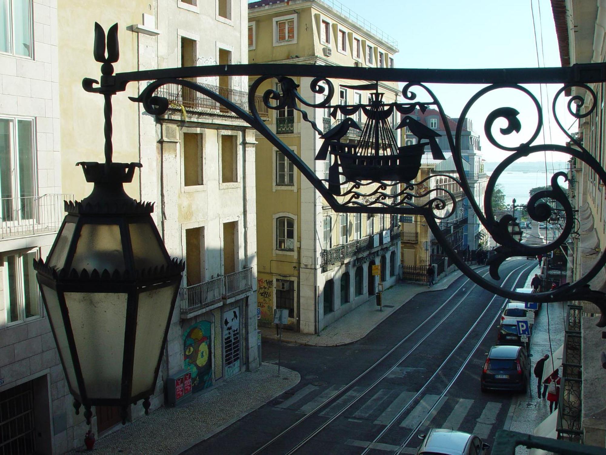 Hall Chiado Lisboa Екстериор снимка